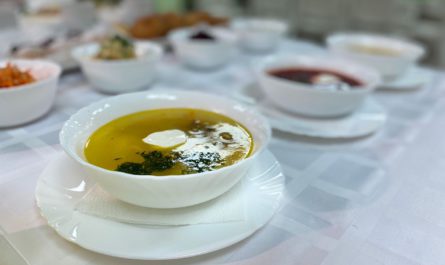 Вице-премьер правительства Чувашии проверила качество школьных обедов