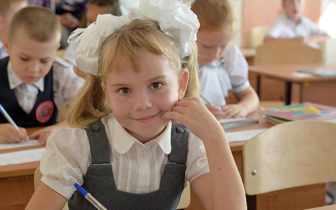 В Чувашии на 11700 детей из малоимущих семей выплачено по 5 тысяч рублей на подготовку к школе