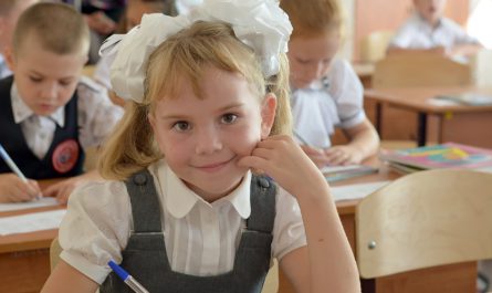 В Чувашии на 11700 детей из малоимущих семей выплачено по 5 тысяч рублей на подготовку к школе